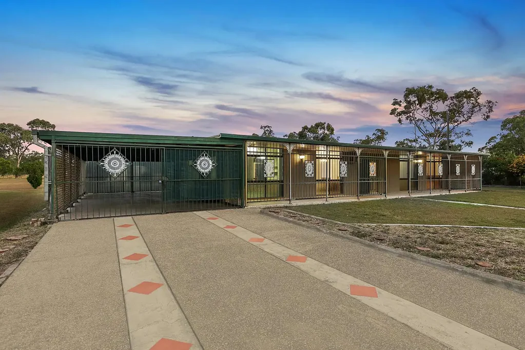 Gracemere 3ਬੈੱਡਰੂਮ Lifestyle Opportunity on 2 Acres in the Heart of Gracemere