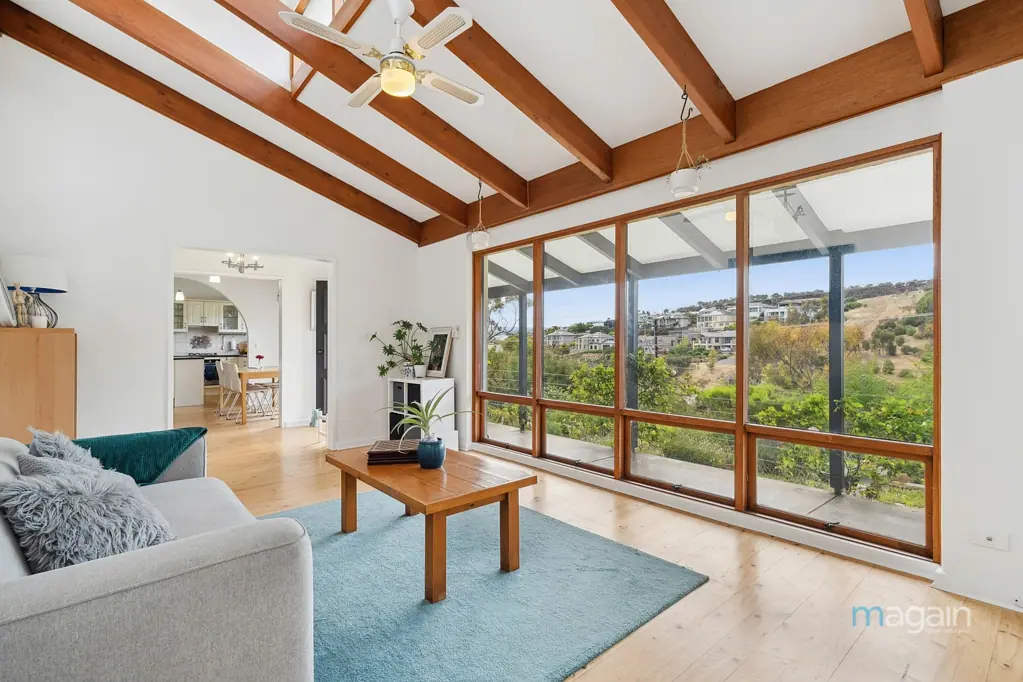 17 Karoona Crescent, Seacombe Heights, SA 5047