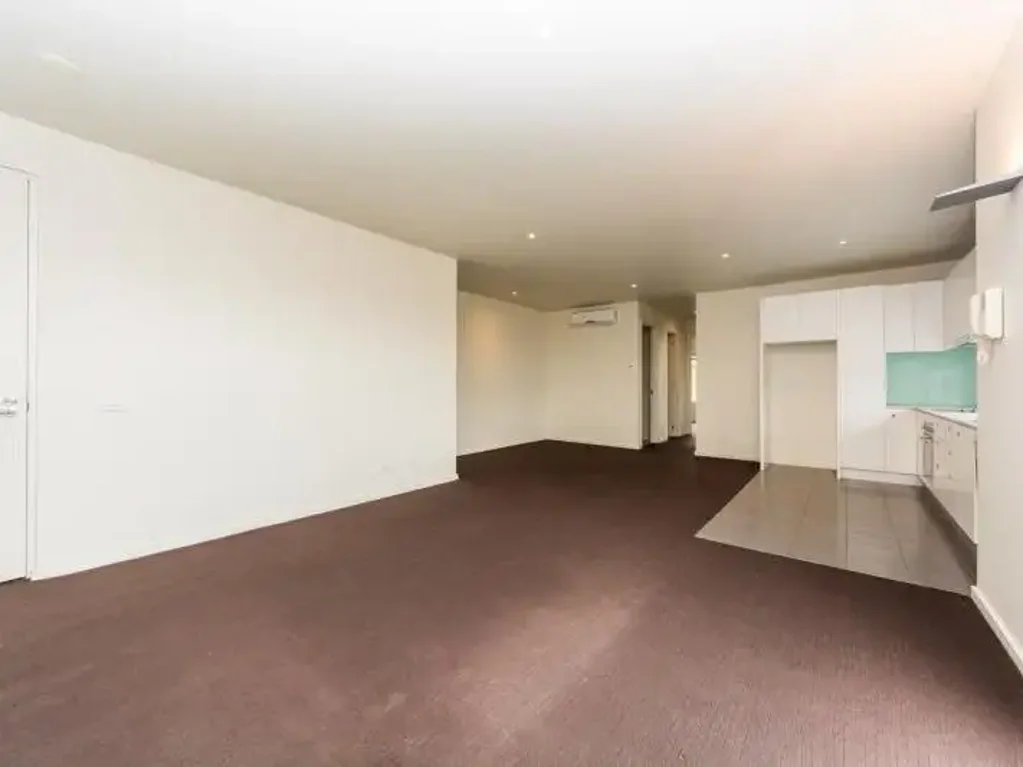 SPACIOUS TWO-BEDROOM APARTMENT IN PRIME LOCATION
