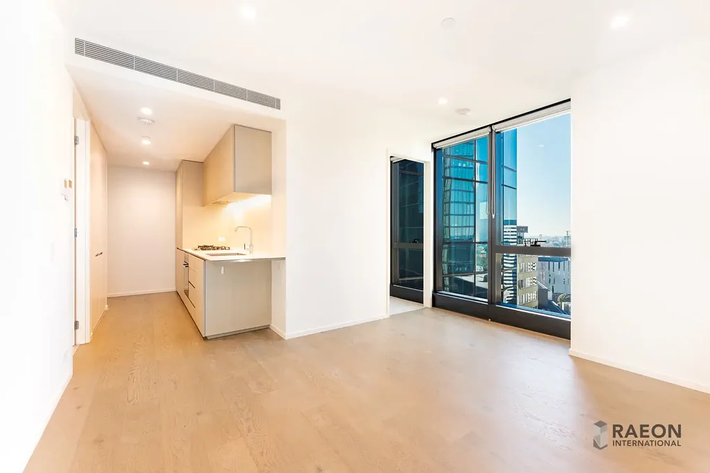 TWO-BEDROOM UNIT IN HEART OF SOUTHBANK!!