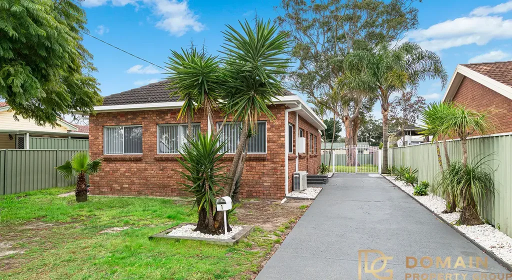 Umina Beach 5房  Brick & Tile Family Home with Granny Flat