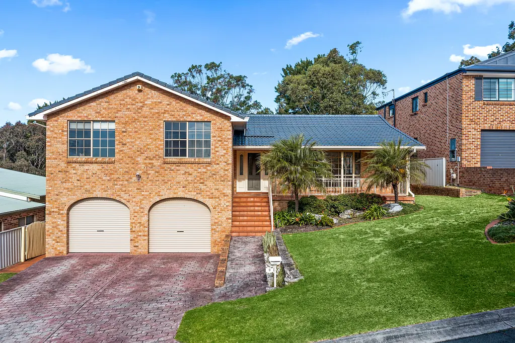 9 Deenyi Close, Cordeaux Heights, NSW 2526