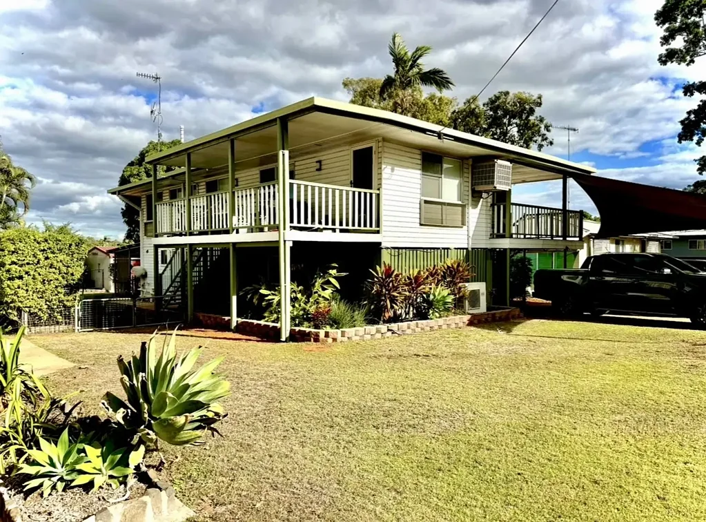 Moranbah 4房  A HOME OF GRAND PROPORTIONS & TIMELESS CHARACTER: A RARE FAMILY HAVEN