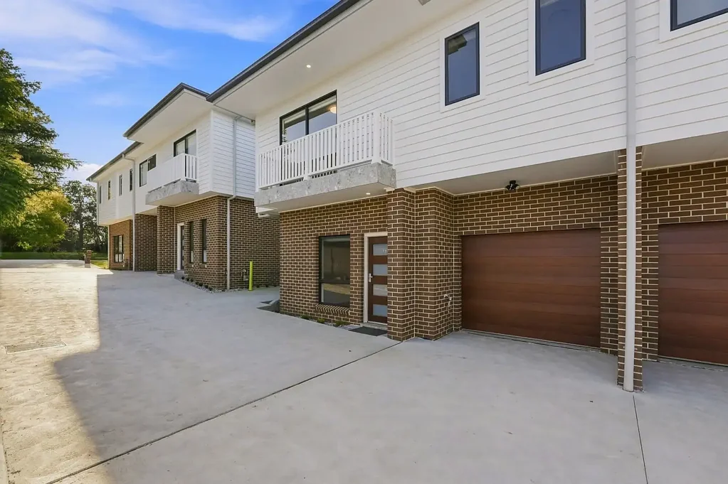Tahmoor 3房 全新联排别墅！ Brand New Townhouse!