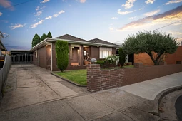 9 Manly Court, Coburg North