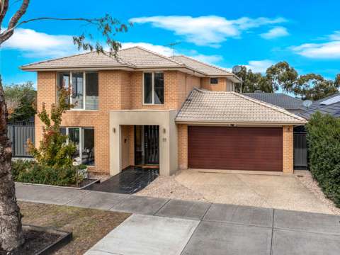 Craigieburn 6 Bedroom TAKE YOUR FAMILY'S LIFESTYLE TO UNRIVALLED NEW HEIGHTS