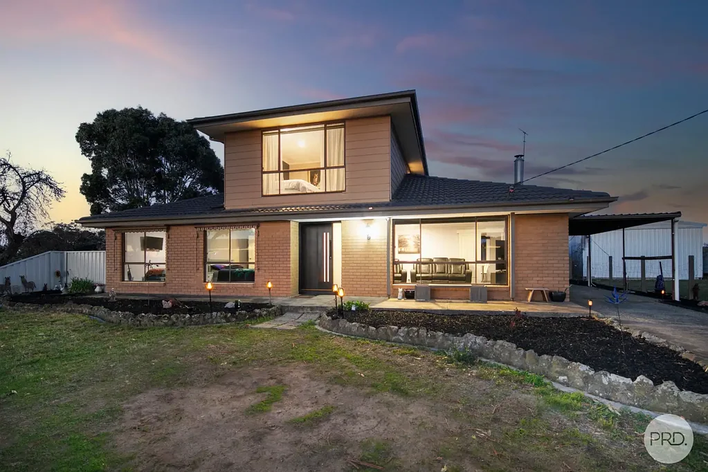 Snake Valley 4 Bedroom Elevated To Impress - Rare Views That Command Attention