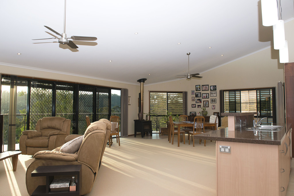 55 VALLEY VIEW DR, MERINGANDAN WEST QLD 4352, 0 Bedrooms, 0 Bathrooms, House