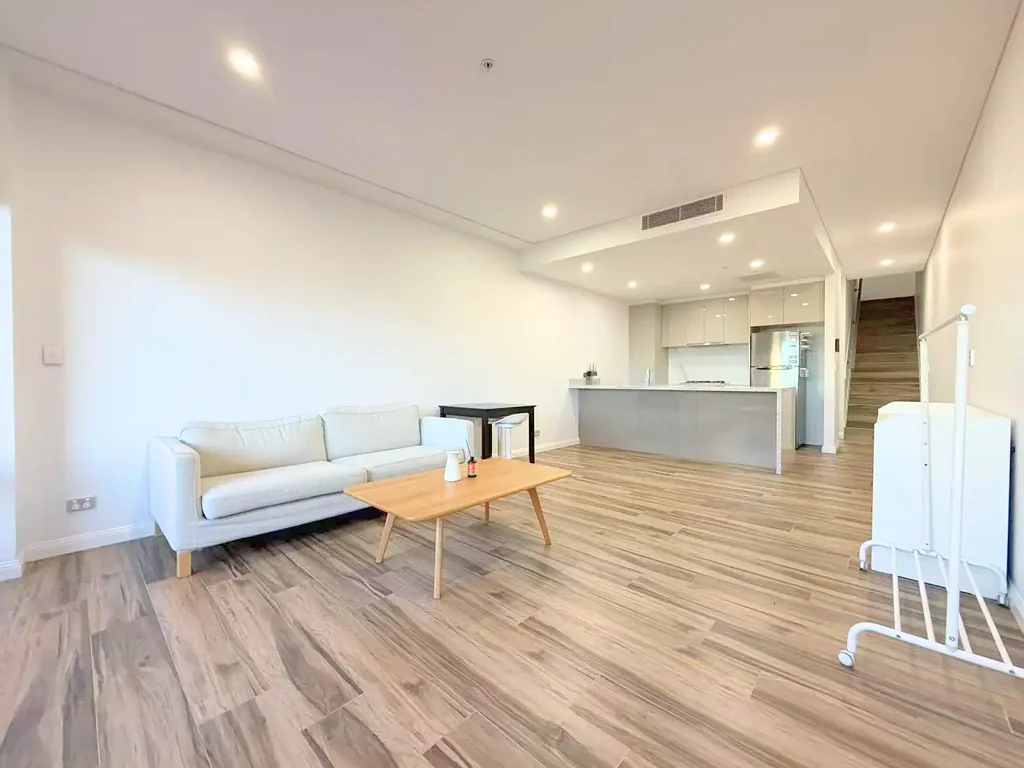 Lifestyle of Convenience - Spacious Two Beds Room apartment!