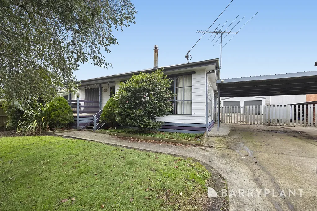 FAMILY HOME IN NYORA