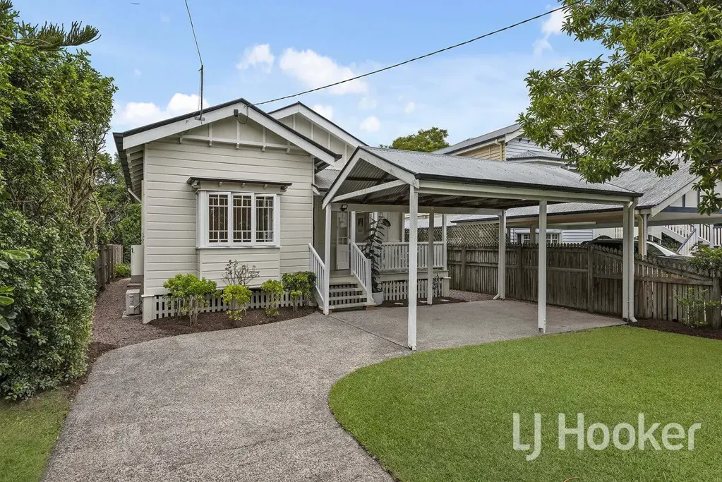 11 Dan Street, Graceville, QLD 4075
