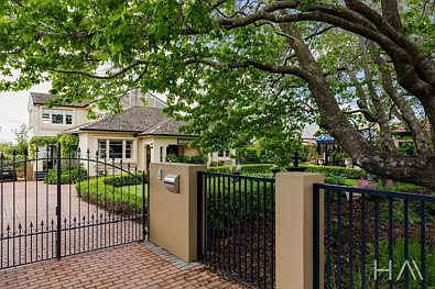 Devonport 5chambre "Waihora" - The Home That Watches Over the Water!