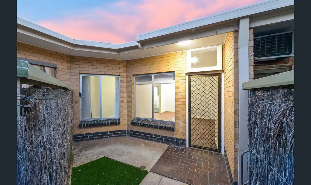 Fully renovated unit !