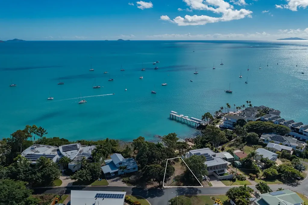 Airlie Beach  Absolute Oceanfront Opportunity