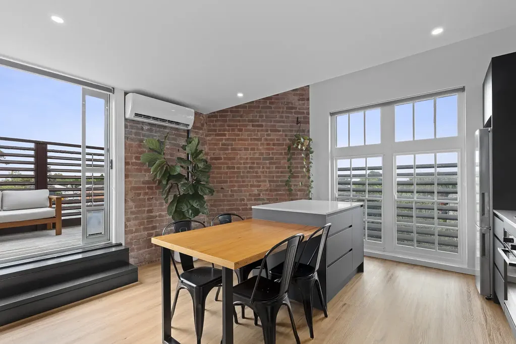 STUNNING ONE BEDROOM APARTMENT