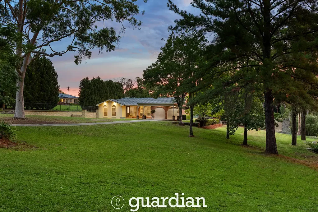 Glenorie 3房  Elevated living with spectacular Blue Mountains backdrop