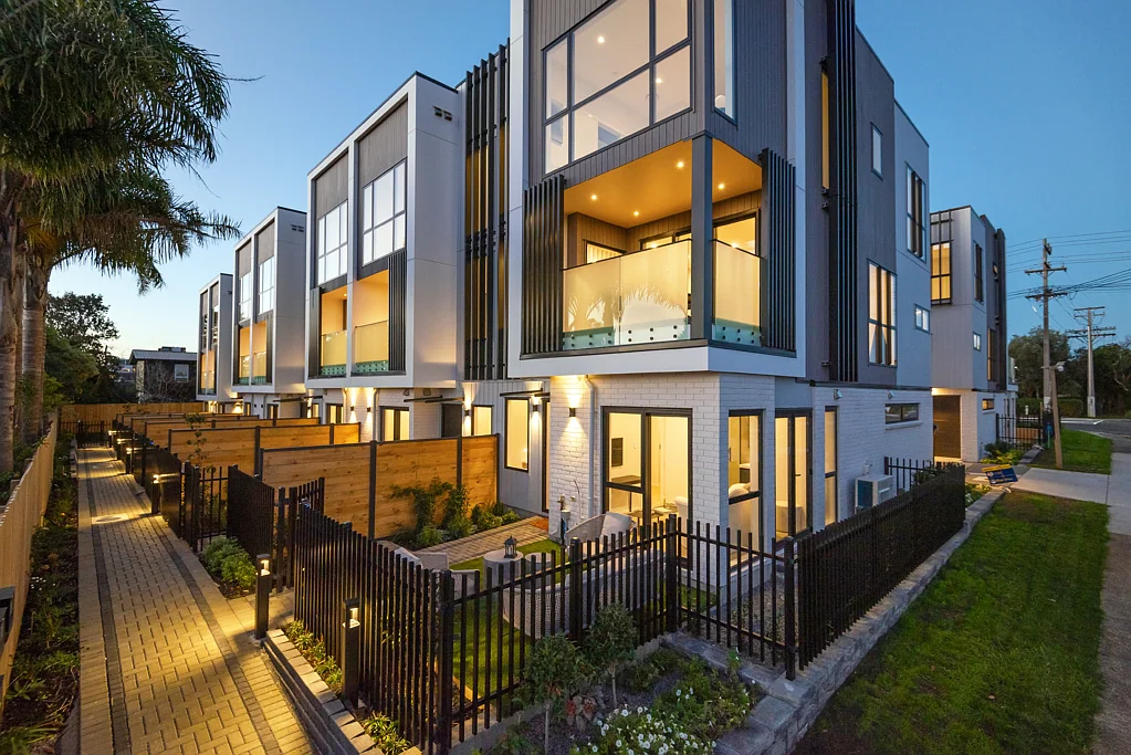 Takapuna 4Kwarto Coastal Cool | Big Views