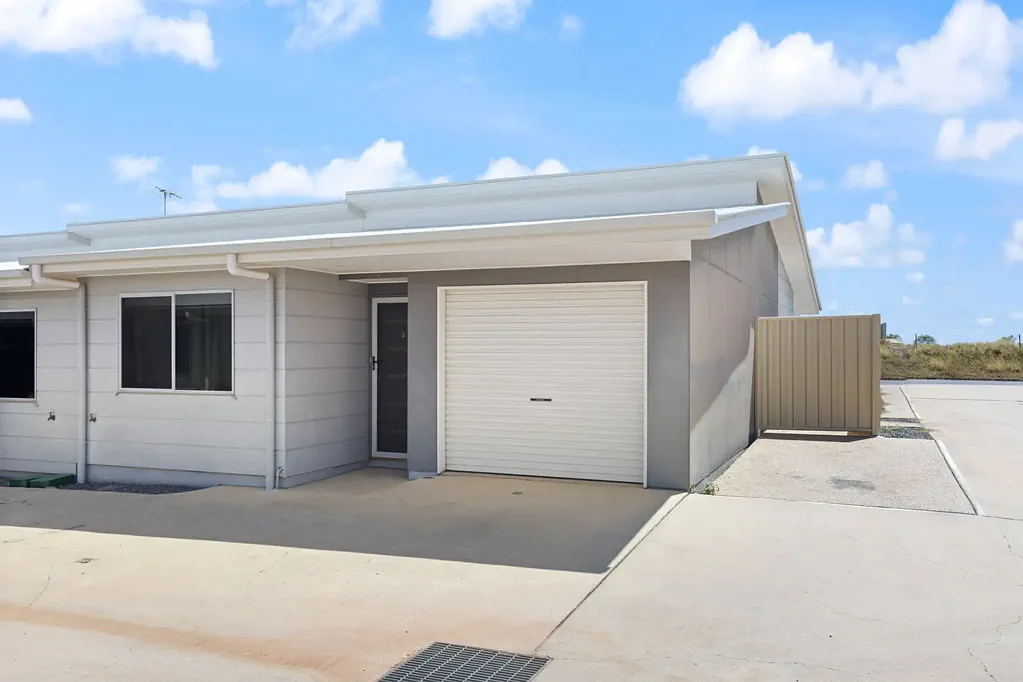 Two bedroom complex with private courtyard