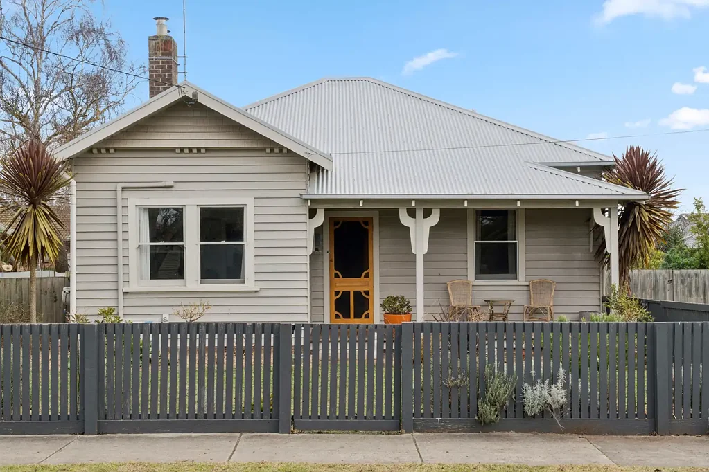 11 McLaughlin Street, Colac, VIC 3250