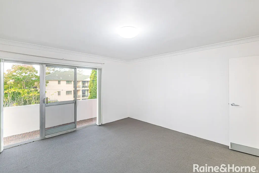 2 Bedroom Unit In Great Location!