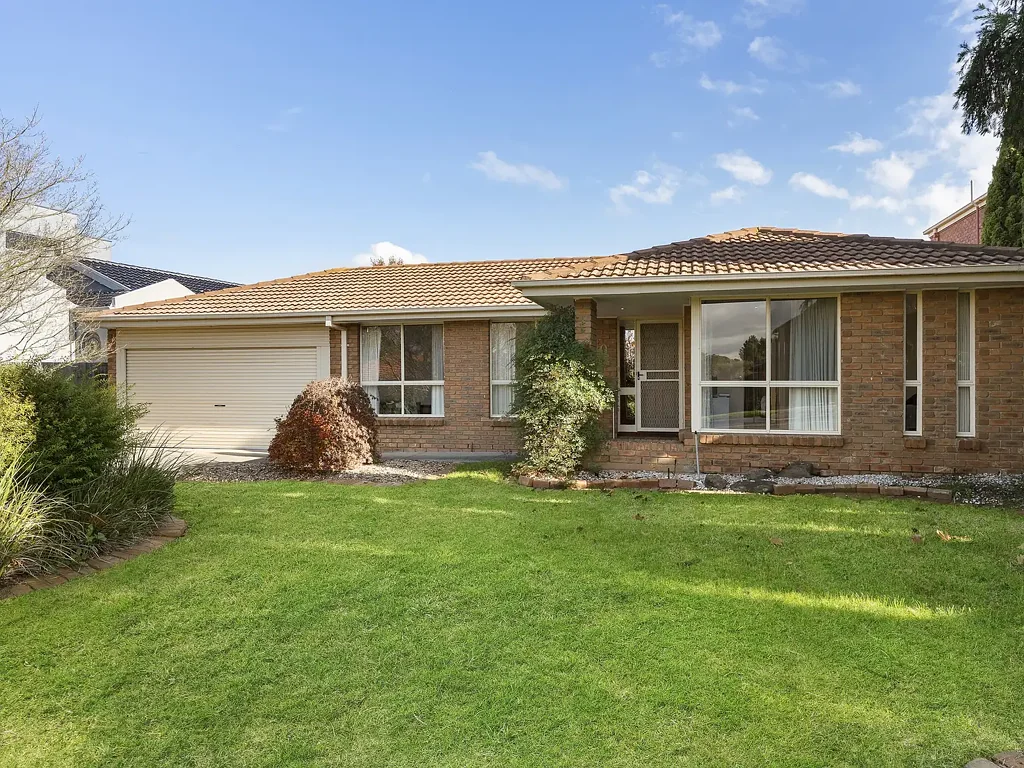 Keilor 4部屋 First Time Offered – Family Living on an Expansive 693sqm Allotment