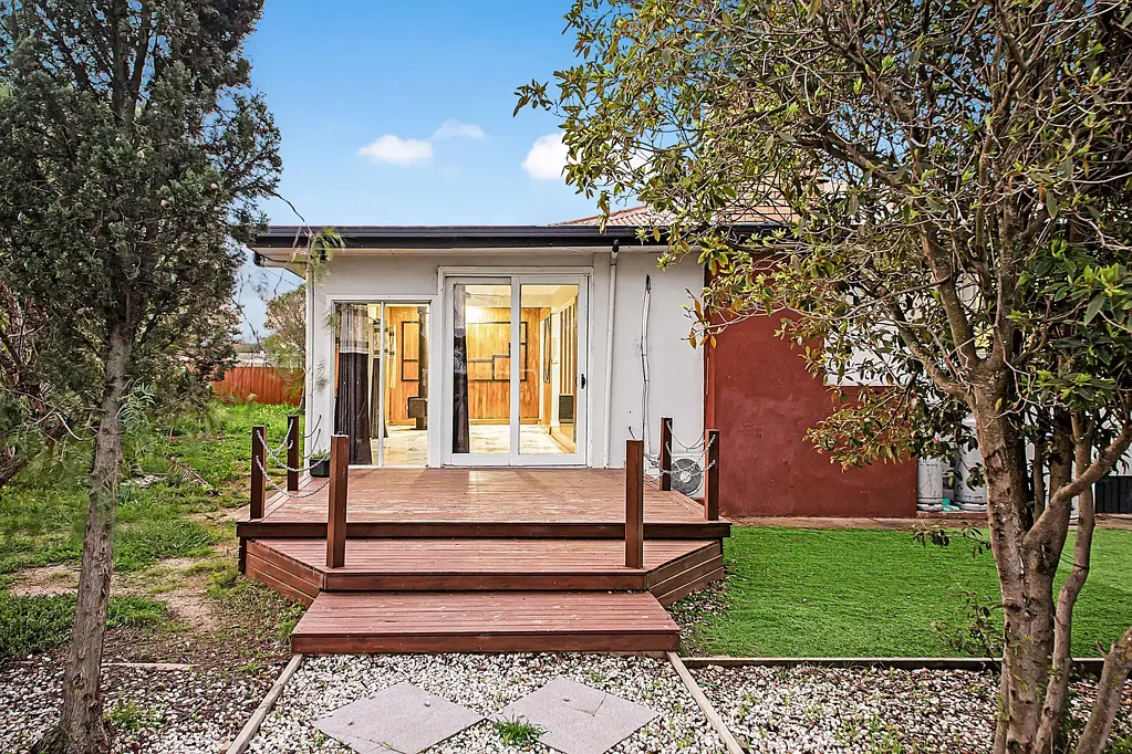 Modern Four-Bedroom Home on 2.17 Hectares
