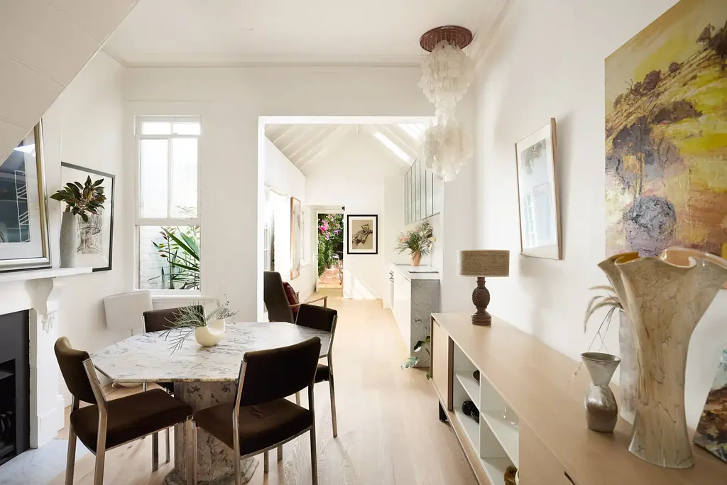 Paddington 3房 迷人的混合用途排屋，位于优越的村庄地段 Charming mixed use terrace in prime village spot