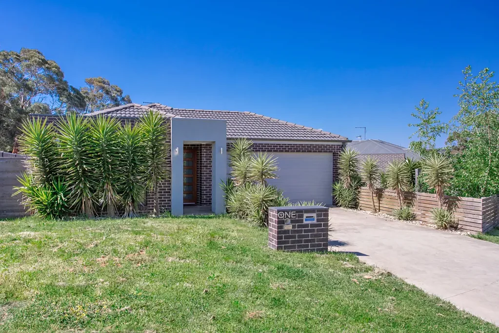 1 Maurie Paull Court, Mount Clear, VIC 3350