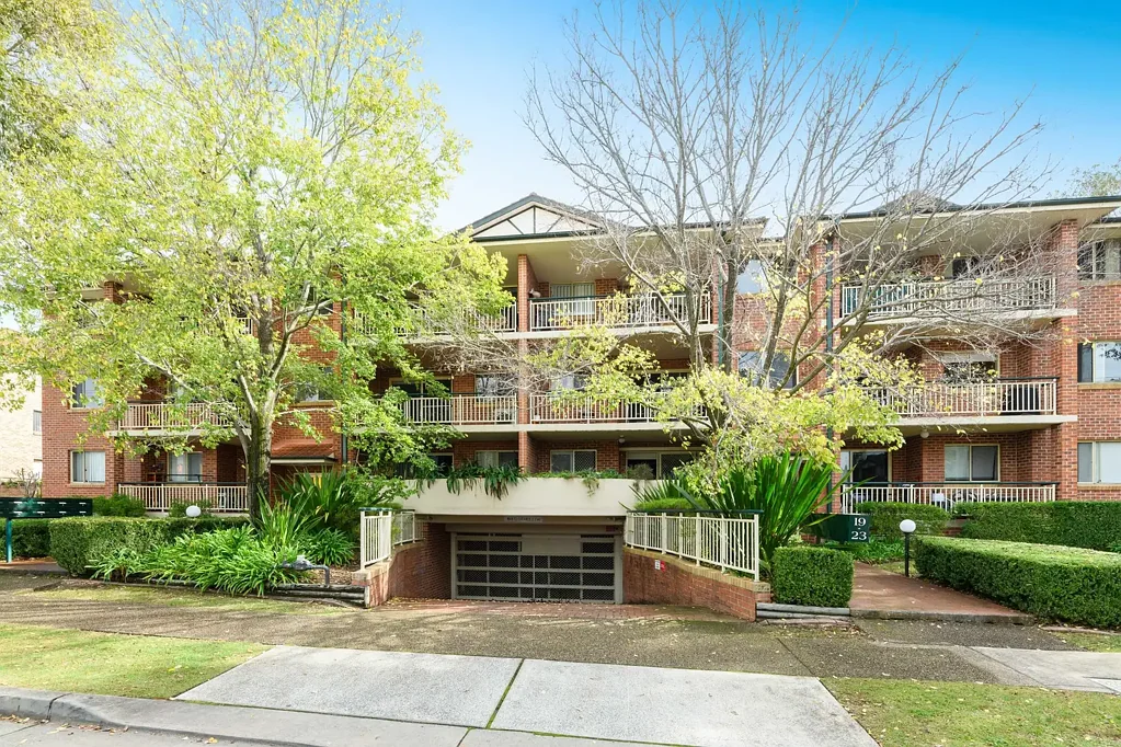 Gymea 2Kwarto EFFORTLESS MODERN LIVING WITH A TANDEM GARAGE