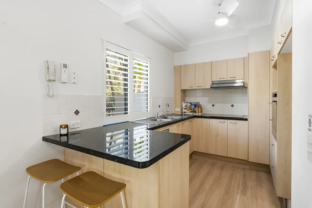 Broadbeach 2Kwarto Some units make you compromise on space. This one doesn't.