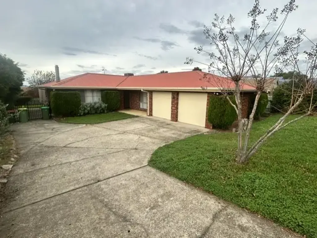 Awesome family home in popular Wodonga Estate