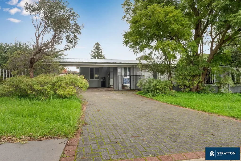 Armadale 4 Bedroom Delightful 4-Bedroom Home on Spacious 1162sqm R15/25 Zoned Corner Block in Prime Location!!