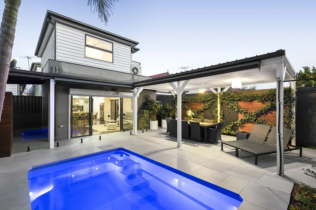 Coburg 4બેડરૂમ Contemporary Living in the Heart of Coburg