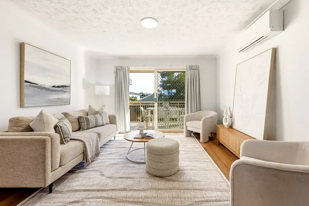 Coorparoo 2 Bedroom Contemporary Living, Elevated Views: Turnkey & Ready