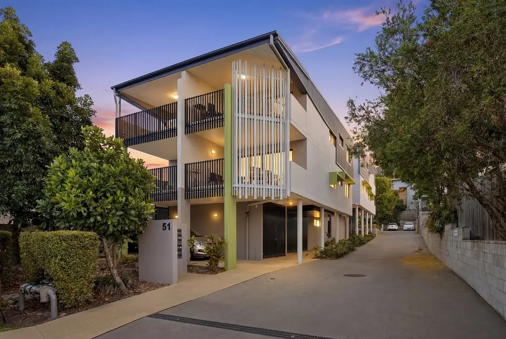 Kelvin Grove 1 Slaapkamer Modern Top-Floor Apartment