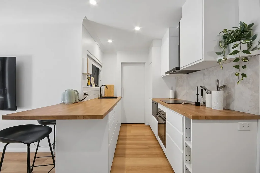 Fresh Boutique Apartment with Leafy North-Facing Balcony