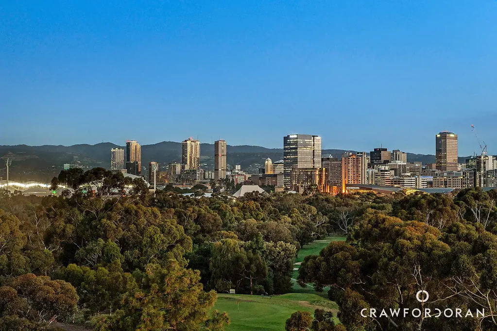 North Adelaide 3Kwarto Tandanya. A Reimagined Penthouse Framed by Sky and City