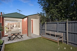 4/134 Ballarat Road, Maidstone