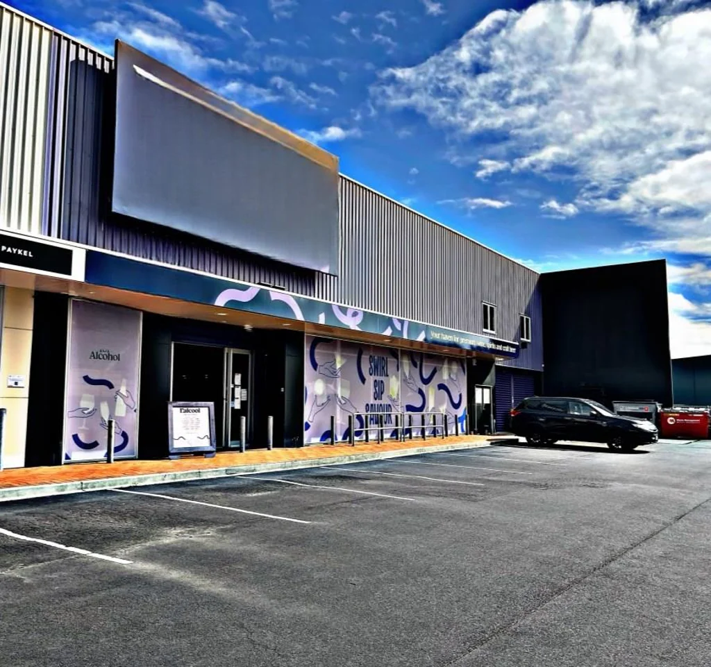 Rosedale Rare Retail/Trade Showroom Opportunity