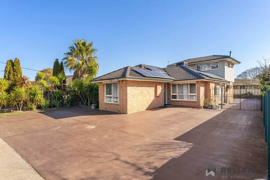 Melton South 5ਬੈੱਡਰੂਮ Quality Family Home in Prime Melton South Location