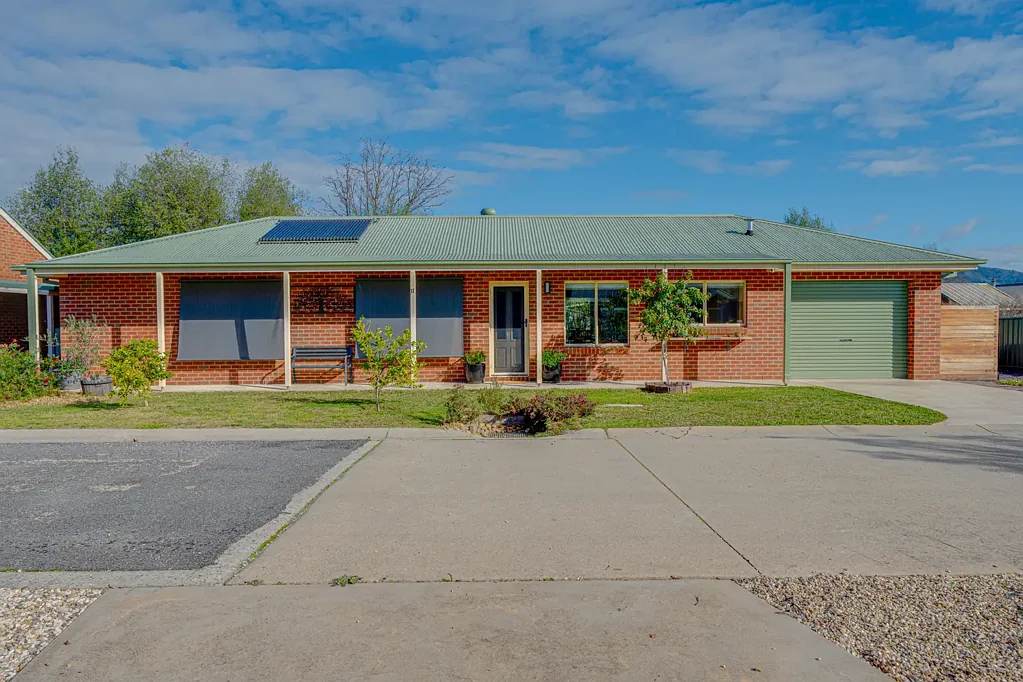 Myrtleford 3ห้องนอน Modern Living in a Peaceful Court Location