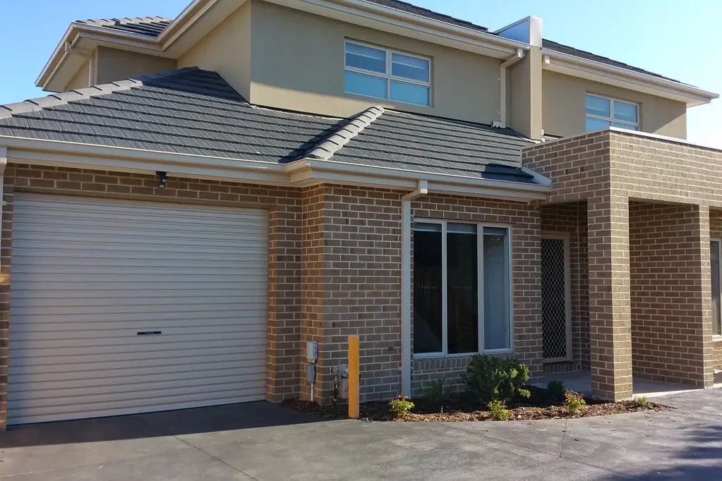 MAGNIFICENT AND SPACIOUS- AVAILABLE NOW !