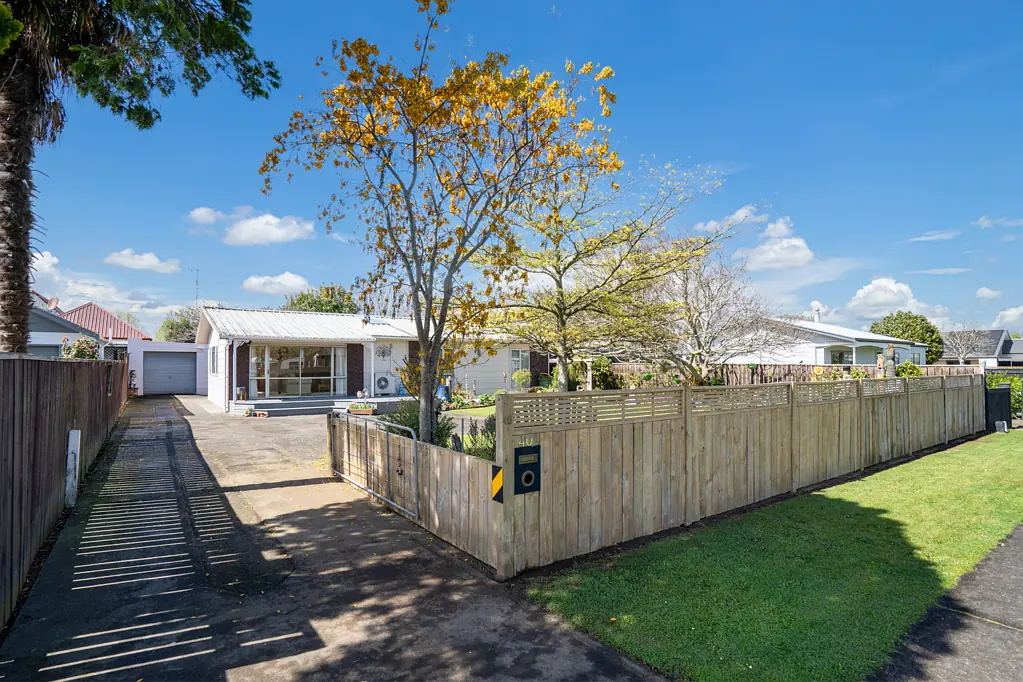 Cambridge 3 Bedroom Room to Live. Scope to Add Value.
