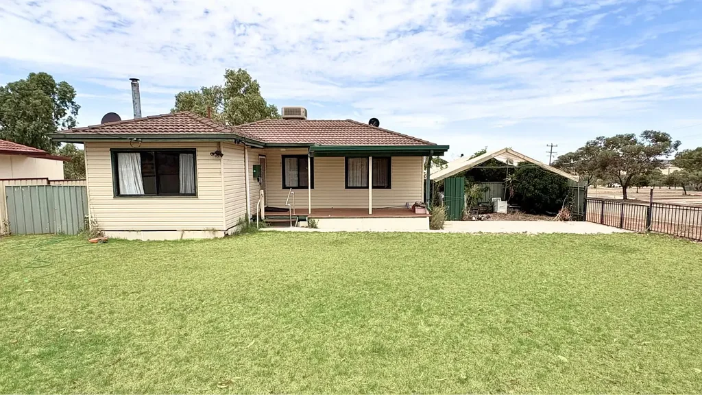 1 Mocardy Street, Wongan Hills, WA 6603