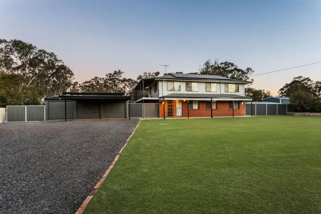 Thagoona 3 Bedroom MOTIVATED VENDORS - 4047m2  - SERIOUS SHED SPACE/STORAGE - PROPERTY BUILT FOR MORE
