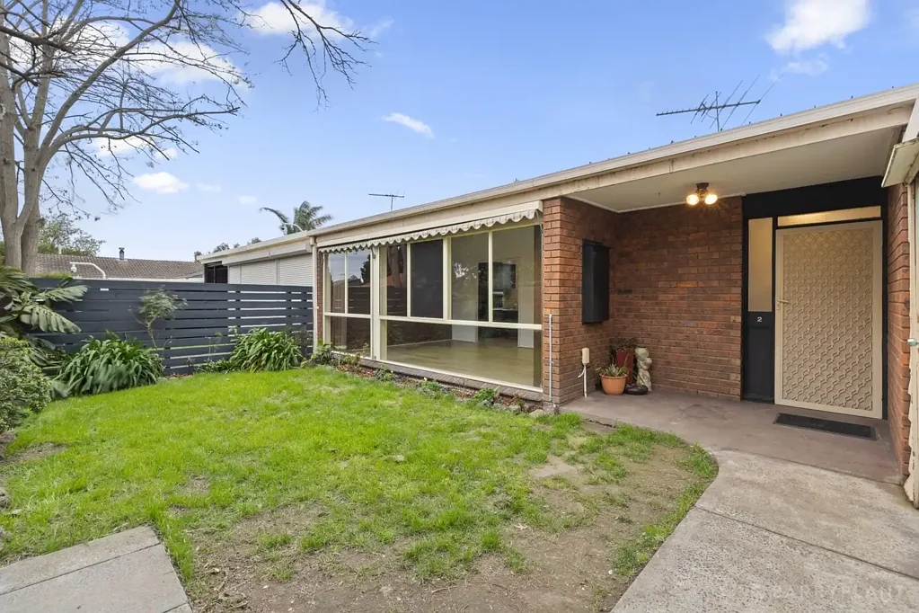 Noble Park 2 Bedroom IT'S A LITTLE TREASURE!