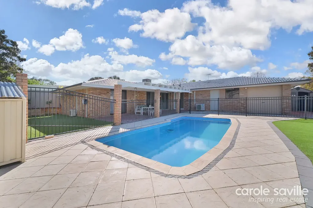 Kingsley 4 Slaapkamer Kingsley Cracker – Family Home with Pool on 749sqm
4 Bedrooms | 2 Bathrooms | Pool | Multiple Living Areas | Patio | Double Garage | 749sqm
