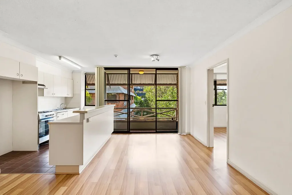 Spring Hill 1ਬੈੱਡਰੂਮ Entry-Level City Living with Exceptional Potential