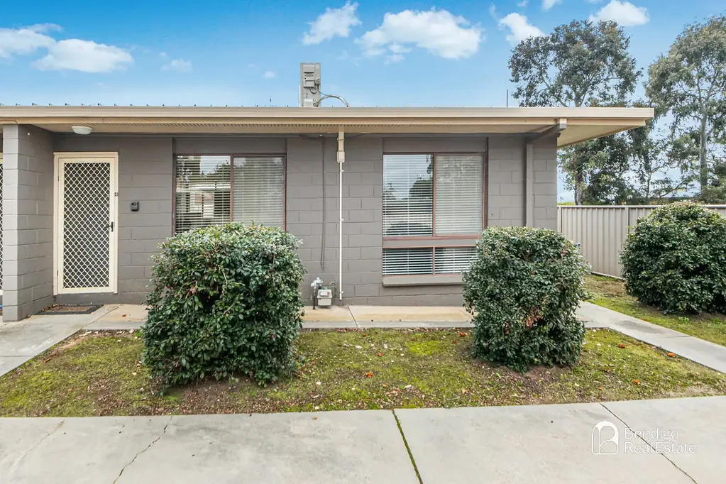 LOW-MAINTENANCE UNIT IN SOUGHT-AFTER STRATHDALE