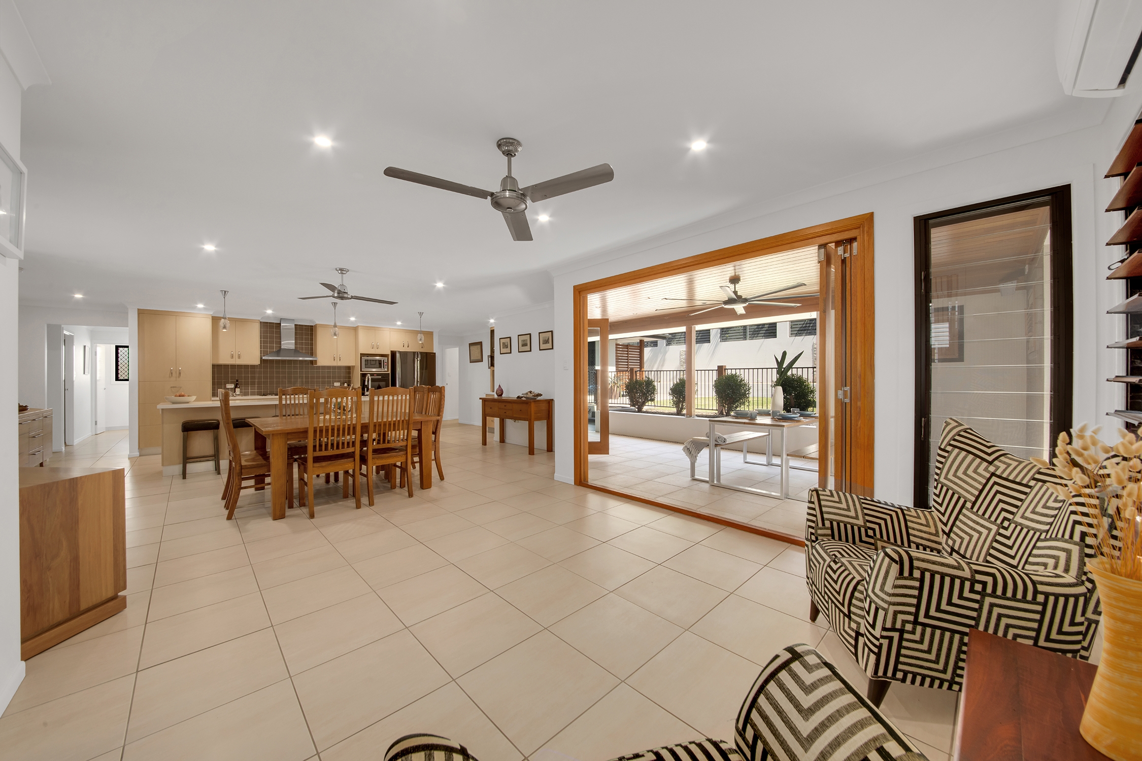 14 LIGHTHOUSE DR, BOYNE ISLAND QLD 4680, 0房, 0浴, House